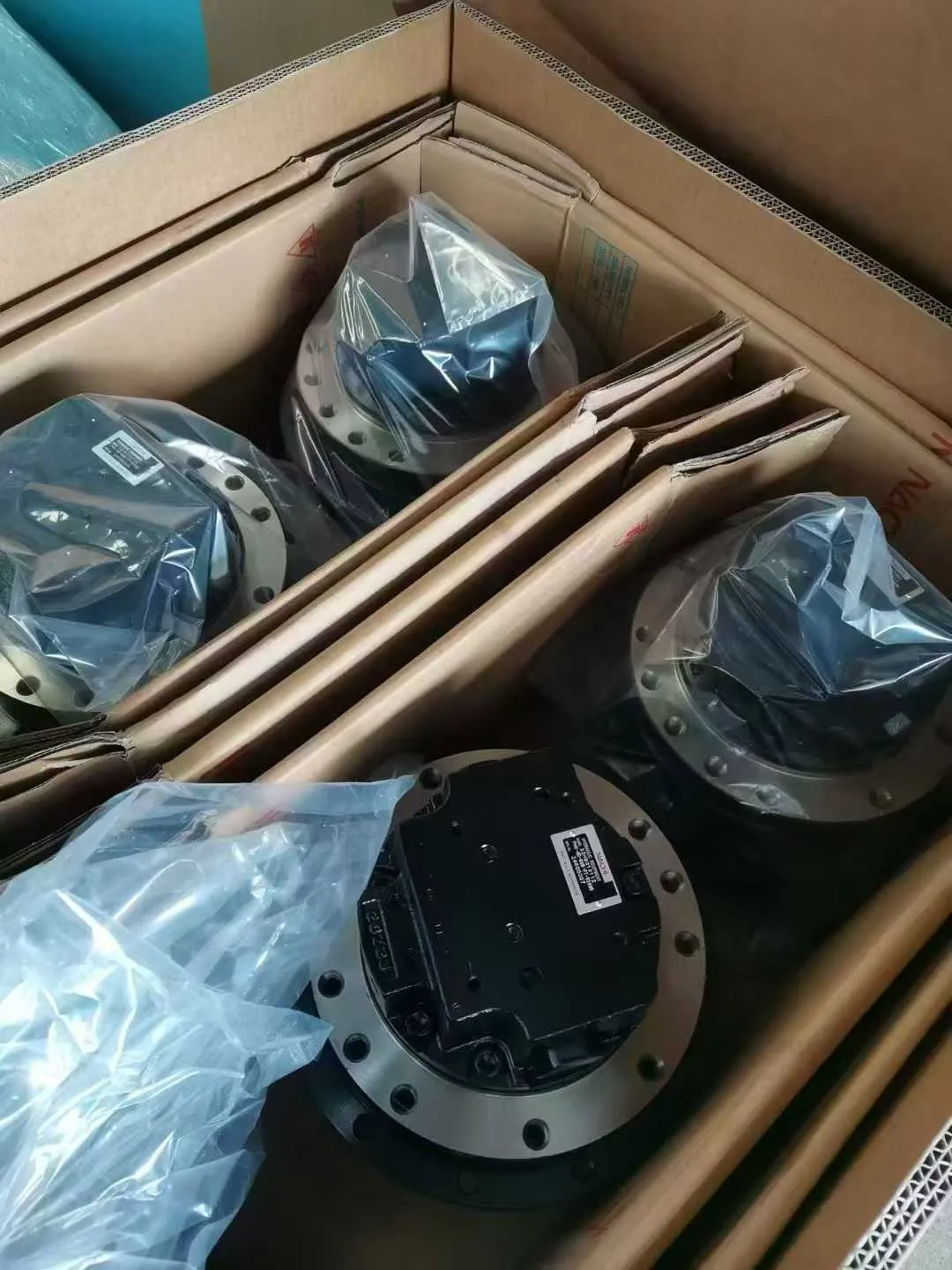 PC57-7 подвижный двигатель 22H-60-13112 на складе для продажи #komatsu #komatsuparts #komatsuexcavator #pc57-7 #22H6013112