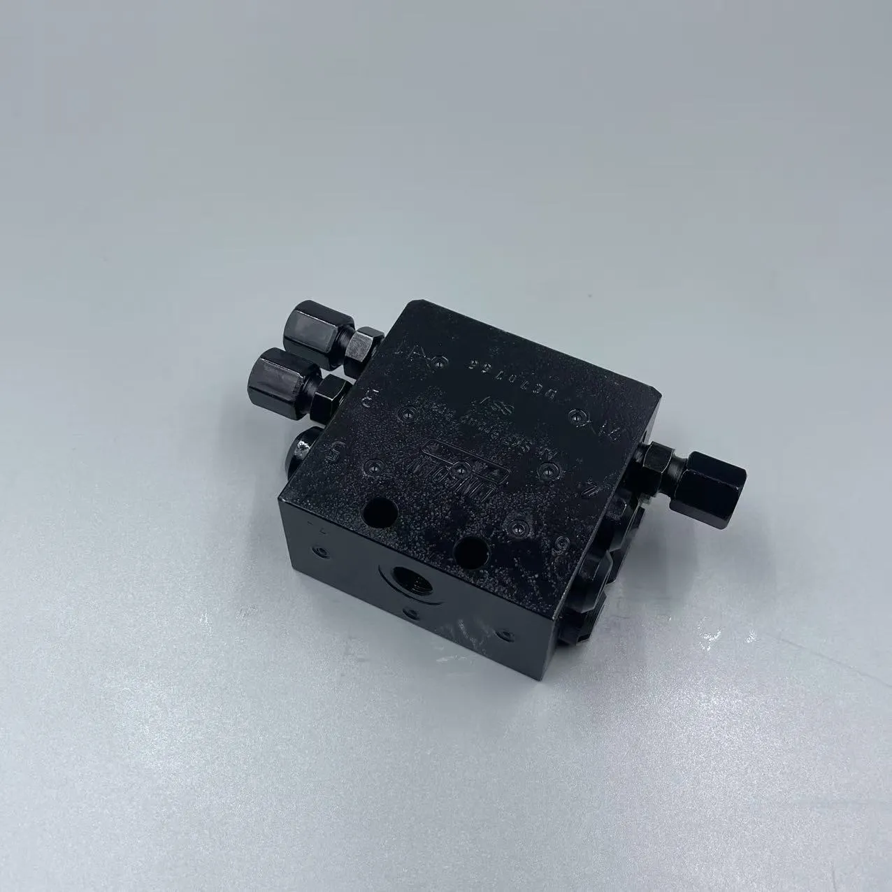 21T-68-67940 Оригинальный клапан Komatsu