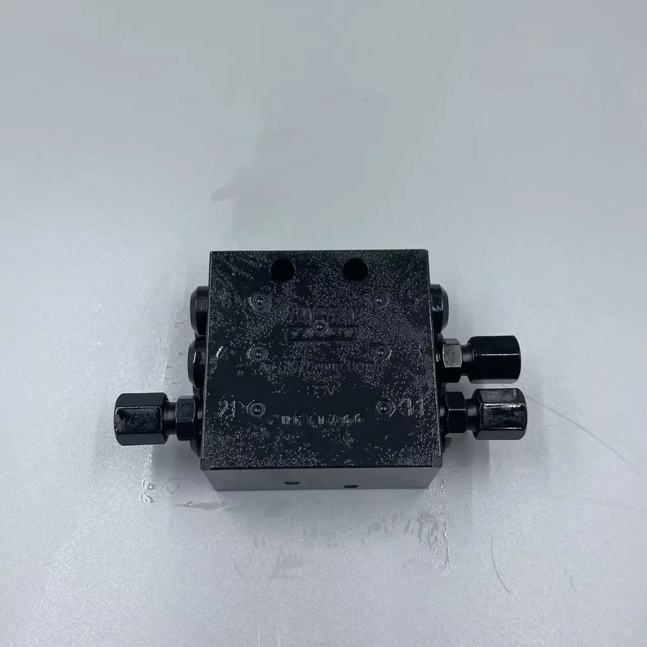 21T-68-67940 Оригинальный клапан Komatsu