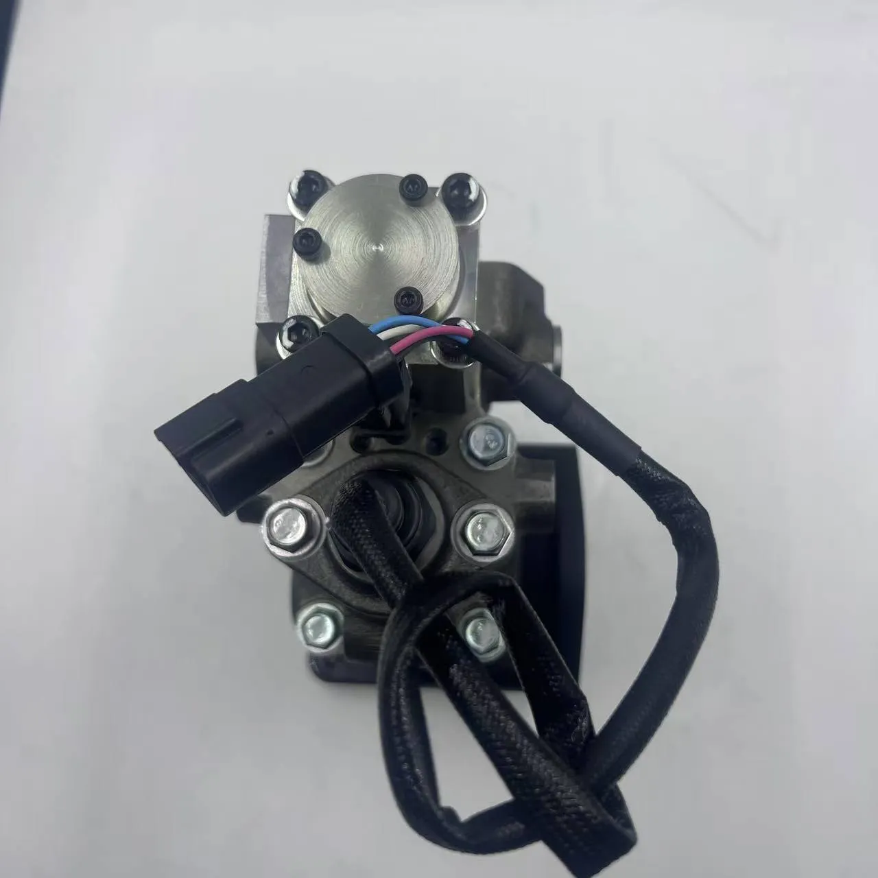 6261-41-9500 Оригинальный Клапан В Сборе Komatsu