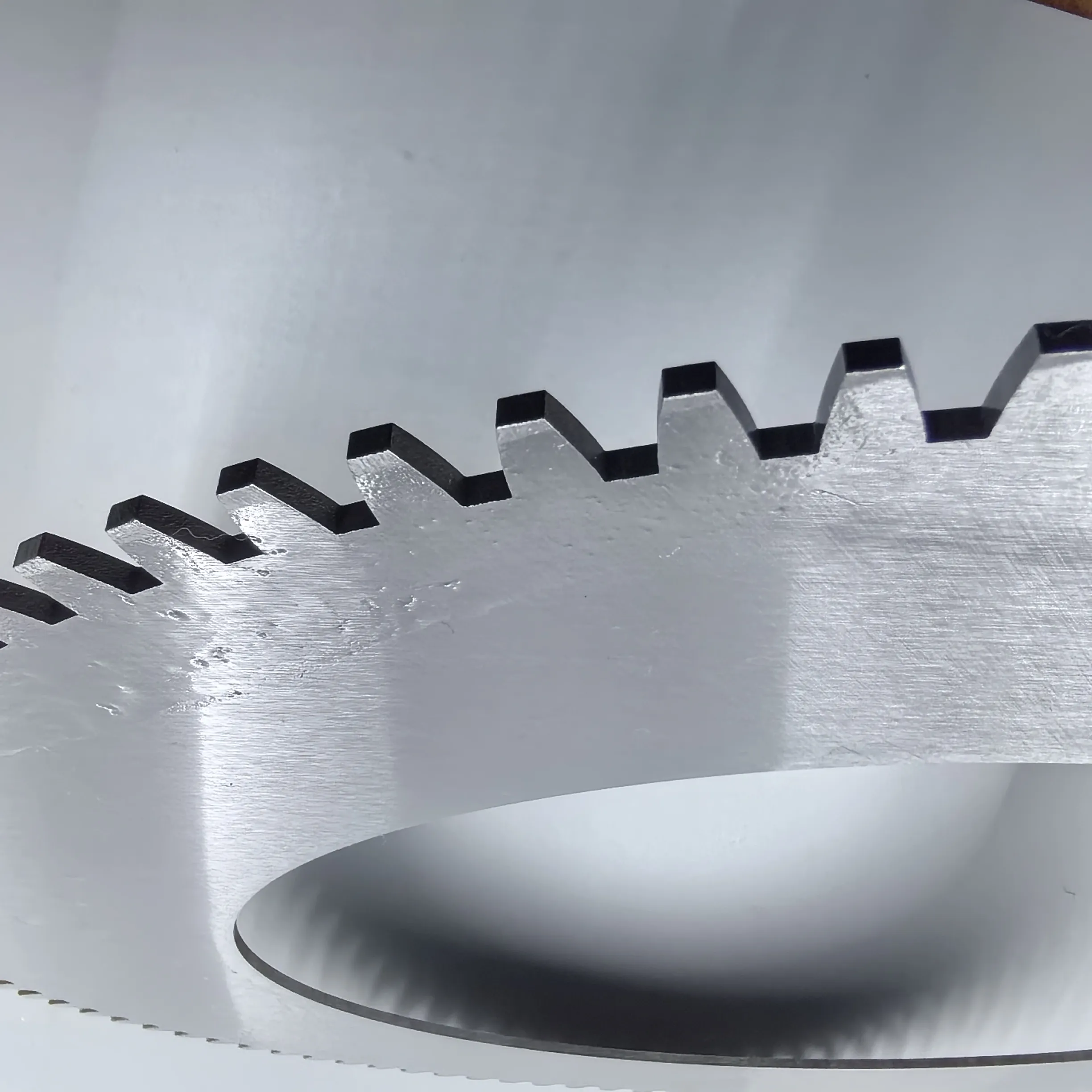 PLATE НАКЛАДКА 235-22-11550 (артикул 235-22-11550) производится под брендом KOMATSU