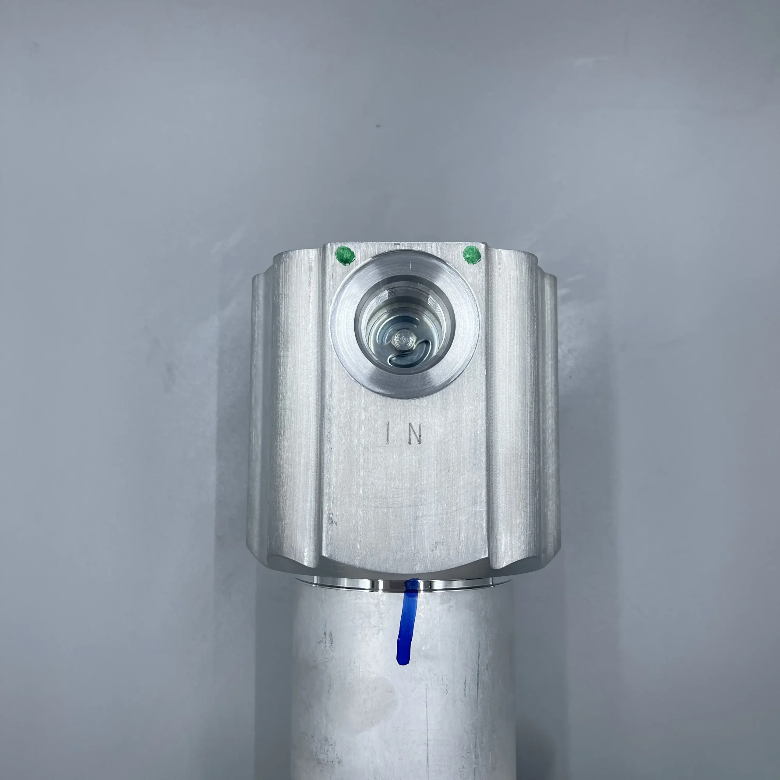 Запчасть трансмиссионный фильтр KOMATSU 569-43-83911 есть в наличии на нашем складе, по выгодной цене