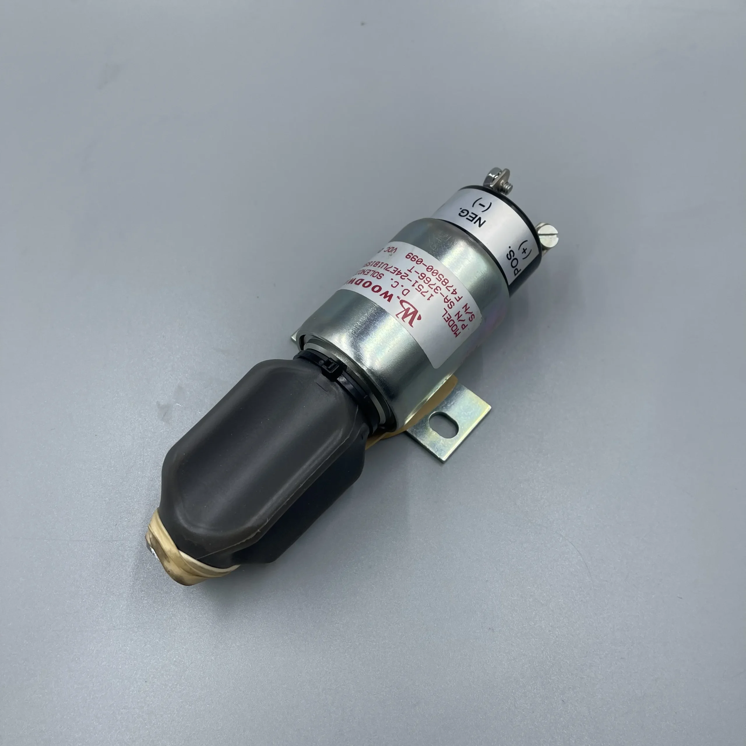 Запчасть 600-815-7550 Соленоид KOMATSU，есть в наличии на нашем складе, по выгодной цене