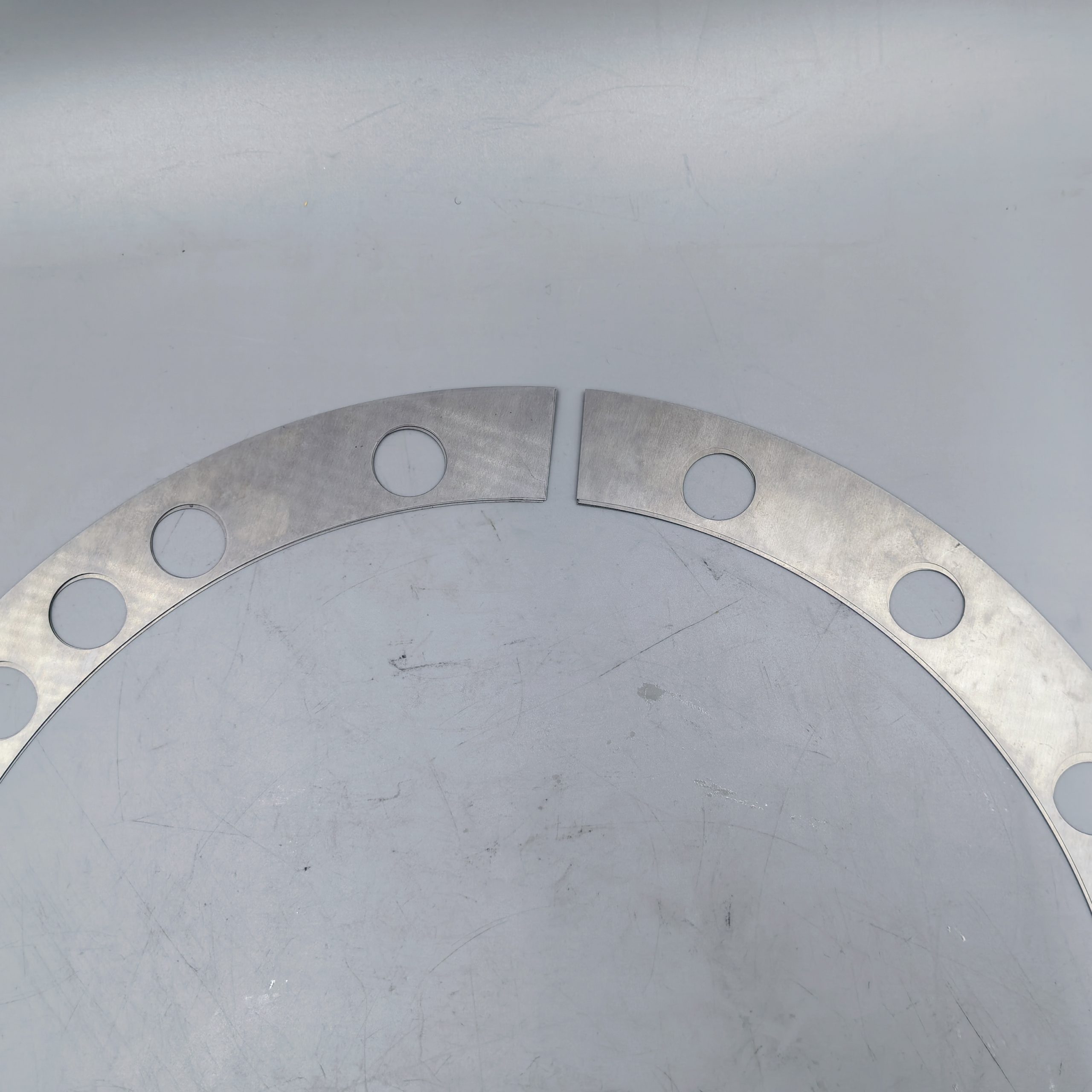 Komatsu SHIM 561-22-61390 ,по выгодной цене, есть в наличии на нашем складе