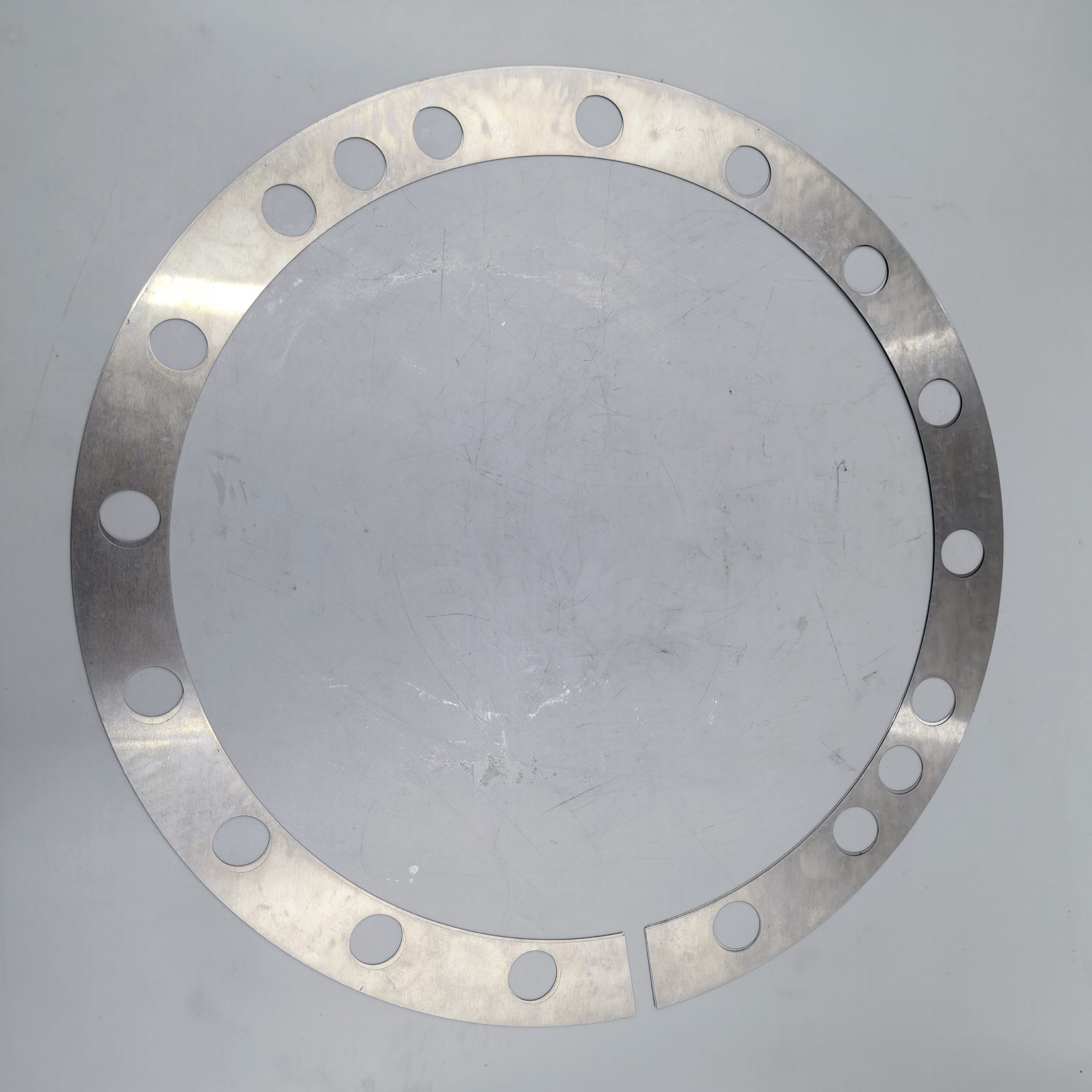 Komatsu SHIM 561-22-61390 ,по выгодной цене, есть в наличии на нашем складе