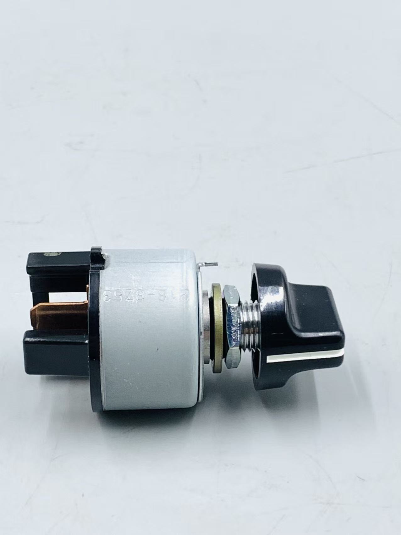 SWITCH 114-06-42310 KOMATSU genuine,по выгодной цене, есть в наличии на нашем складе
