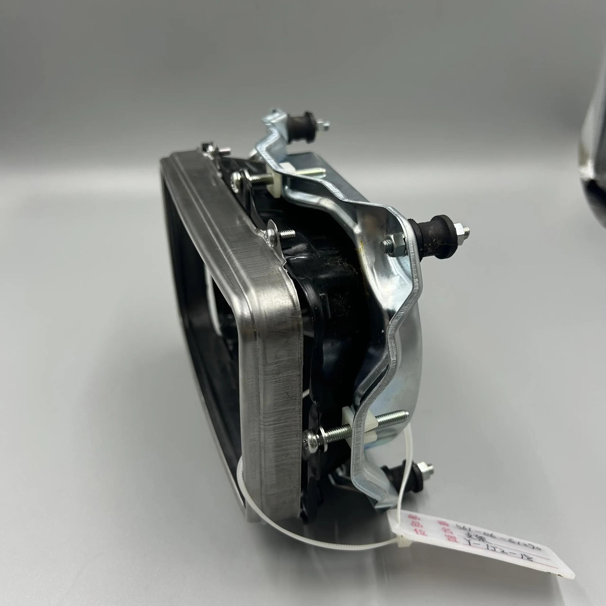 561-06-61290 Dump Truck Bracket for Komatsu HD985-5 HD785-7 по выгодной цене, есть в наличии на нашем складе