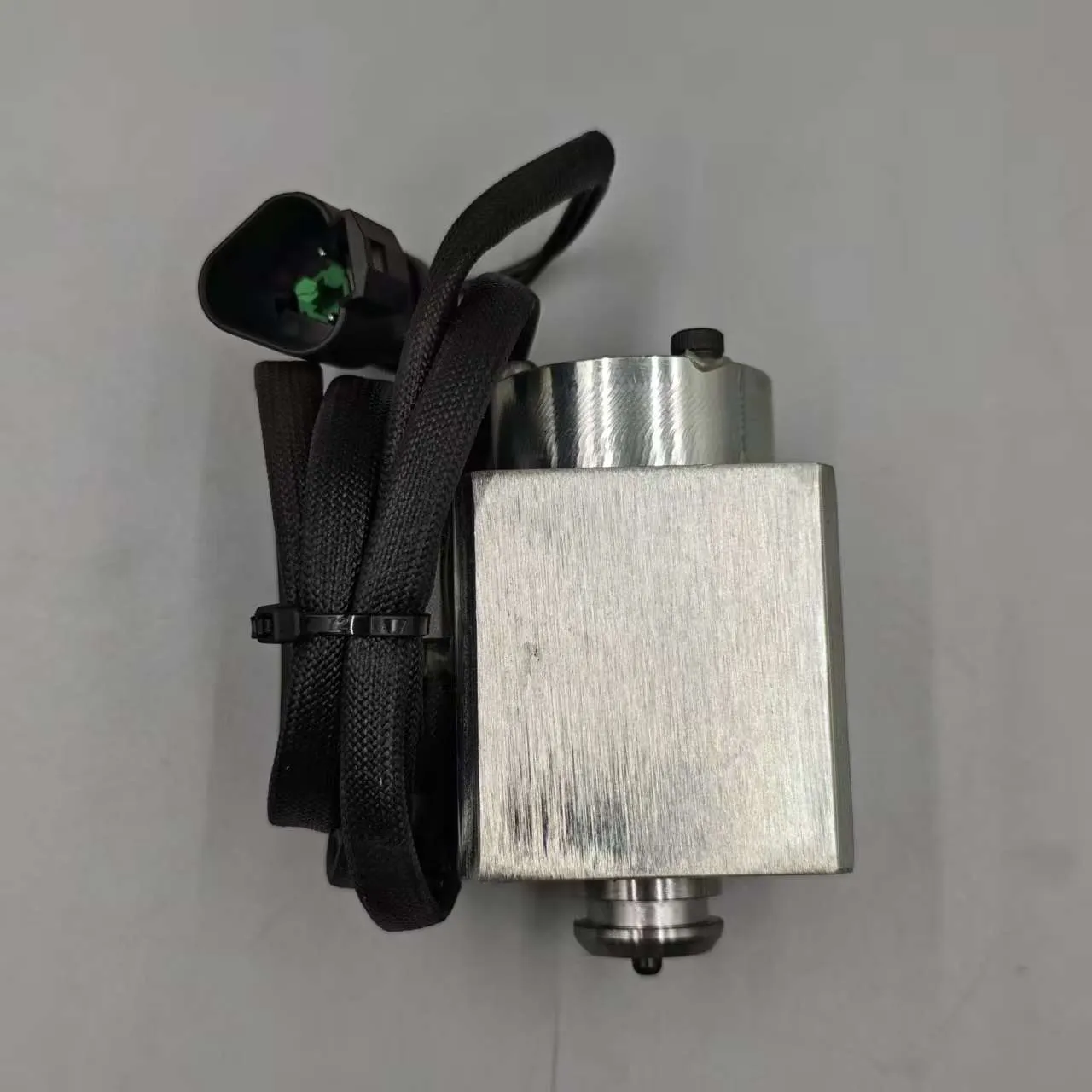 SOLENOID ASS’Y 6553-81-3230 for Komatsu Original, по выгодной цене, есть в наличии на нашем складе