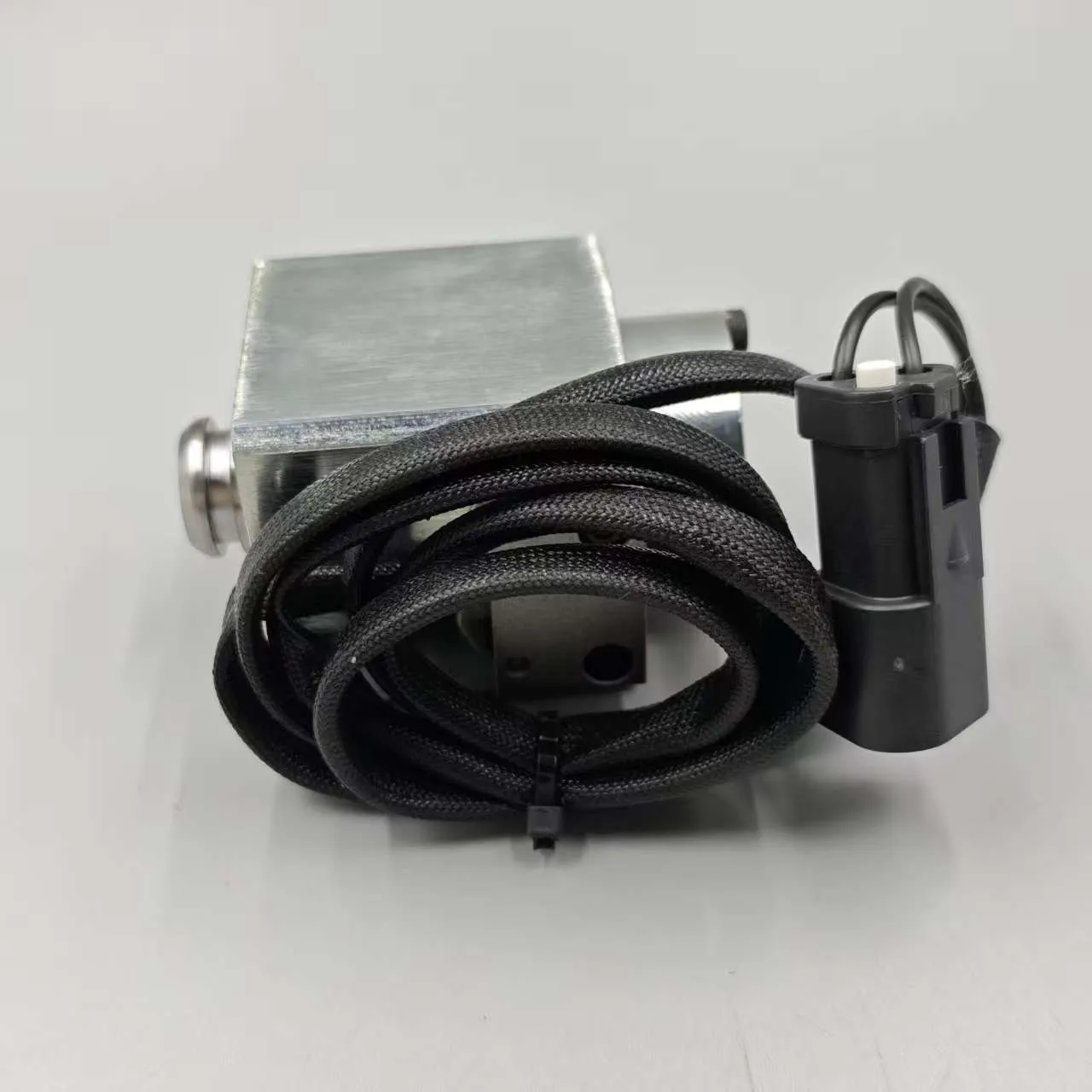 SOLENOID ASS’Y 6553-81-3230 for Komatsu Original, по выгодной цене, есть в наличии на нашем складе