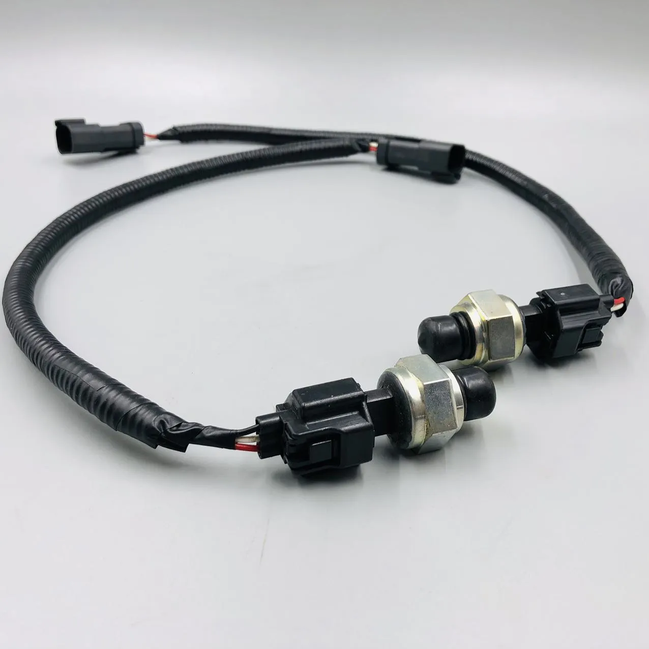 Komatsu 208-06-71220. Sensor по выгодной цене, есть в наличии на нашем складе