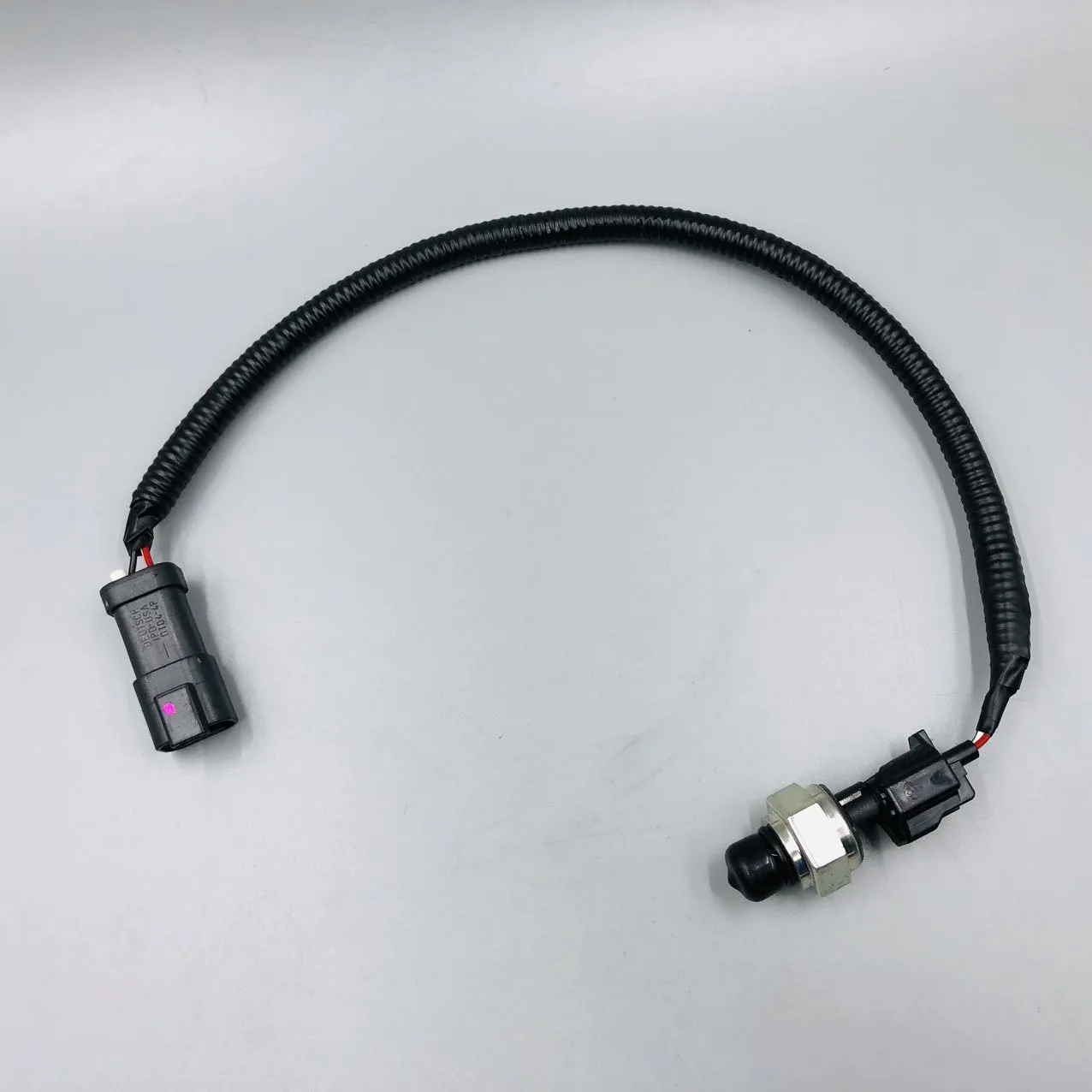 Komatsu 208-06-71220. Sensor по выгодной цене, есть в наличии на нашем складе