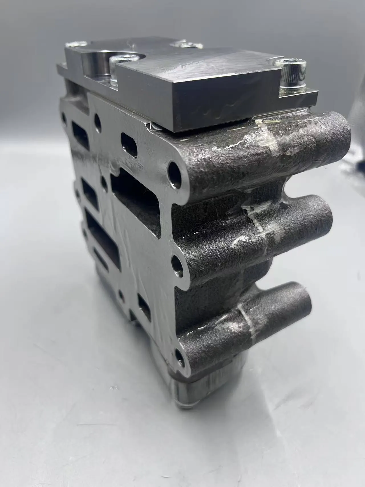 Komatsu VALVE ASS’Y 711-60-26701, по выгодной цене, есть в наличии на нашем складе