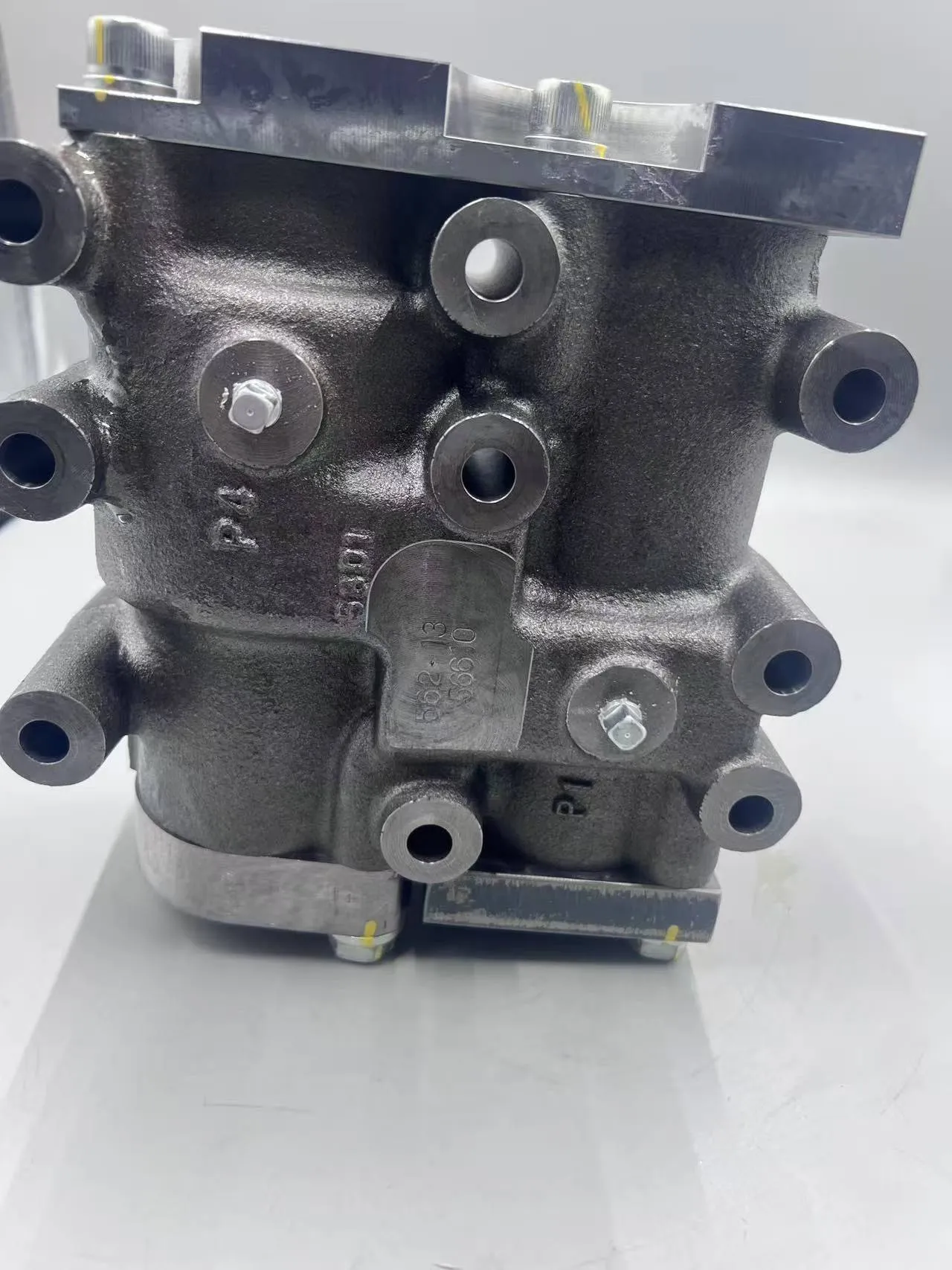 Komatsu VALVE ASS’Y 711-60-26701, по выгодной цене, есть в наличии на нашем складе