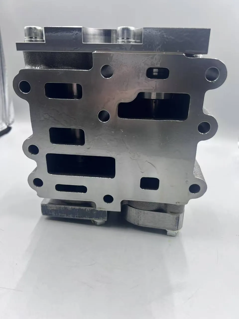 Komatsu VALVE ASS’Y 711-60-26701, по выгодной цене, есть в наличии на нашем складе
