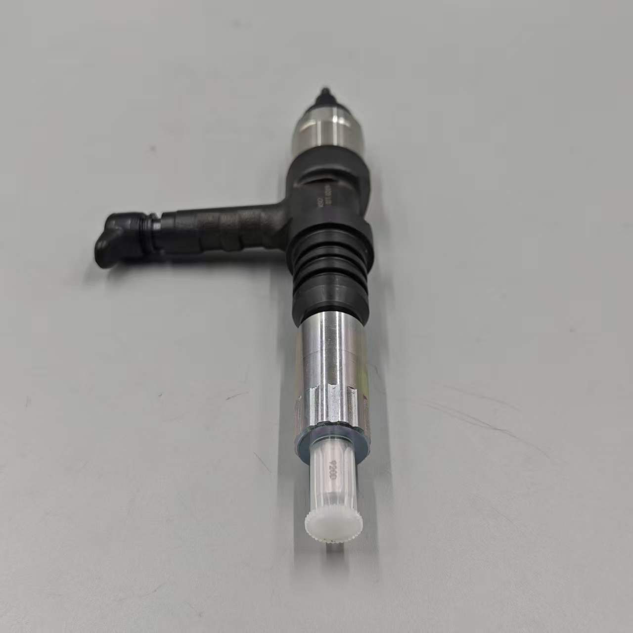 Fuel Injector 095000-6140 6261-11-3200 for Komatsu SAA6D140E PC800-8 PC650-8