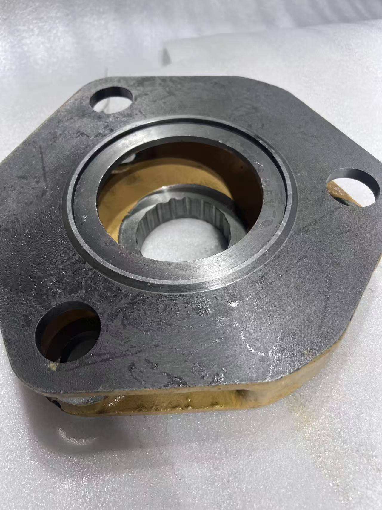 Komatsu 208-26-63150 Komatsu Original Swing Carrier, available at a good price, in stock now