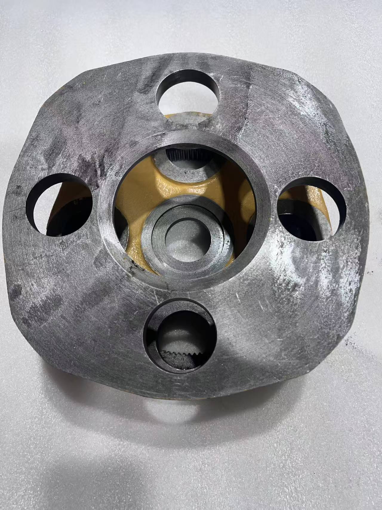 20Y-27-22170 Komatsu 20Y-27-22170 CARRIER ASSY 2ND WITH GEAR FITS KOMATSU PC200-6 PC220-6, по выгодной цене, есть в наличии на нашем складе