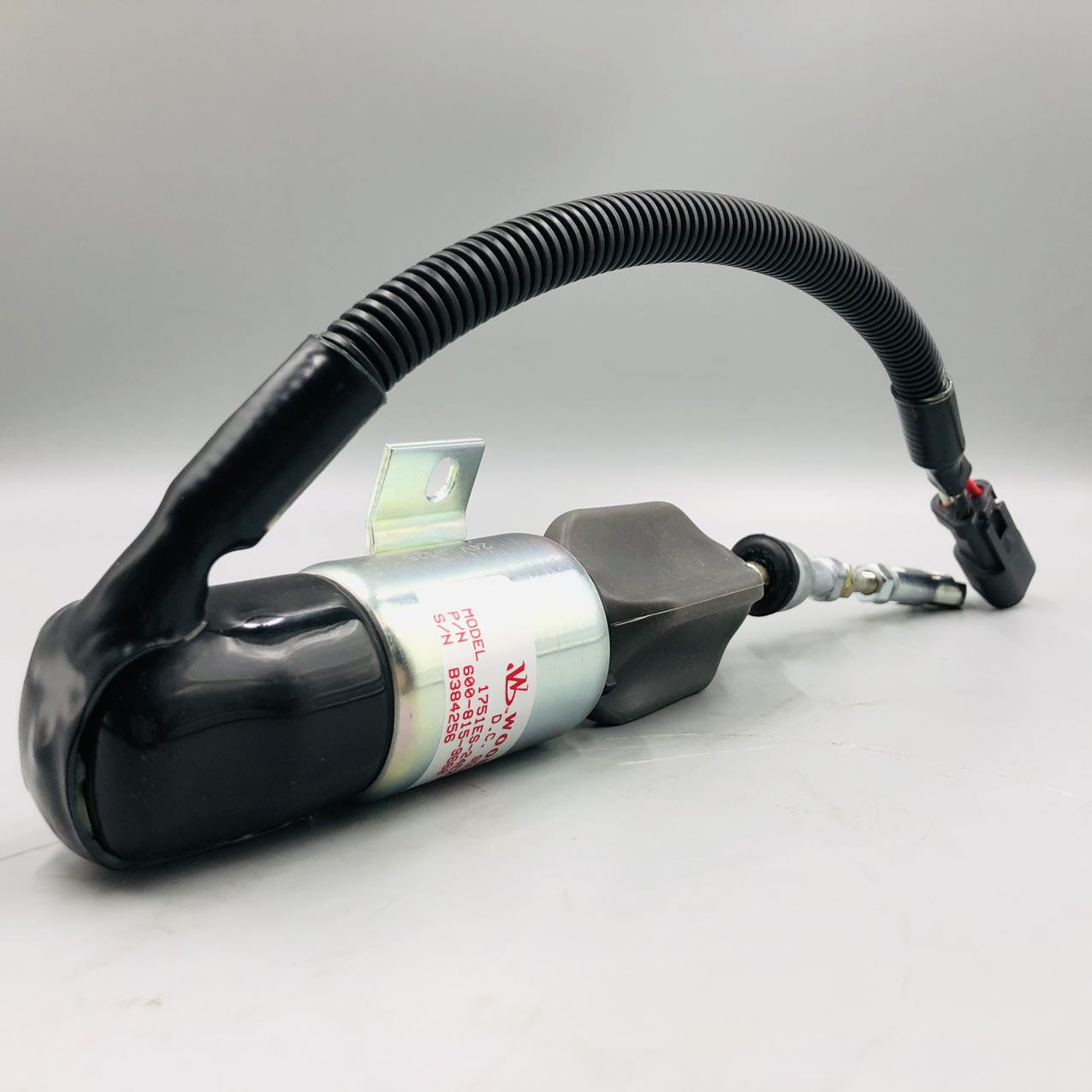 Механические аксессуары Komatsu 600 – 815 – 9660 Komatsu Solenoid