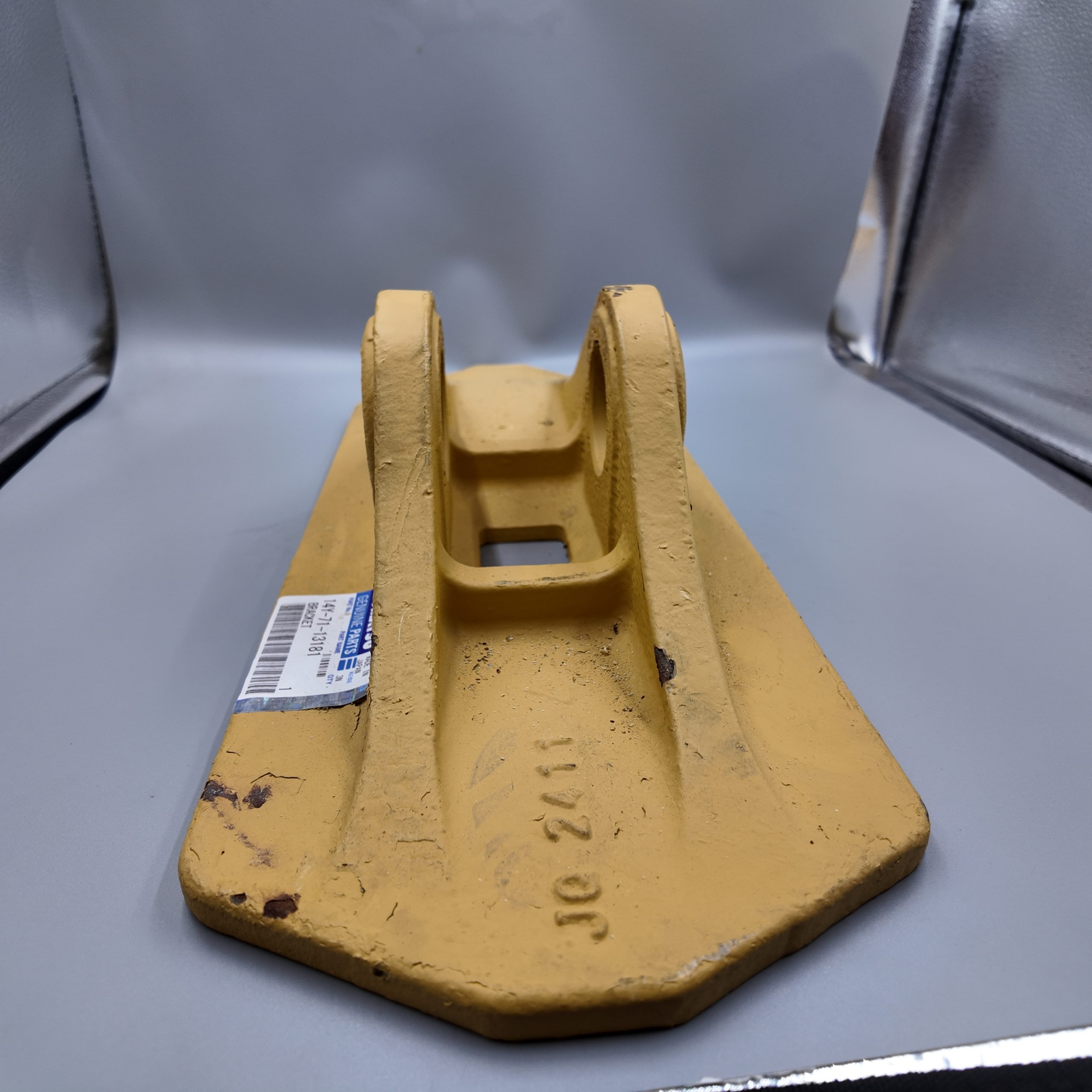 Механические аксессуары Komatsu 14Y – 71 – 13181 Komatsu Bracket, Welded