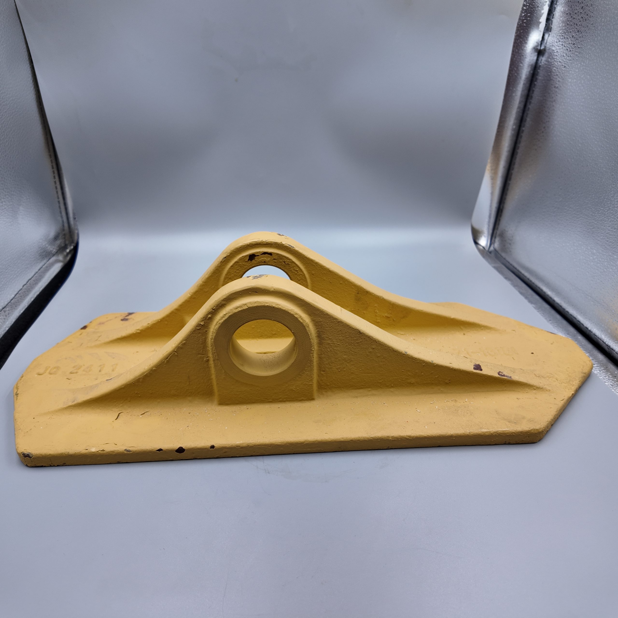 Механические аксессуары Komatsu 14Y – 71 – 13181 Komatsu Bracket, Welded