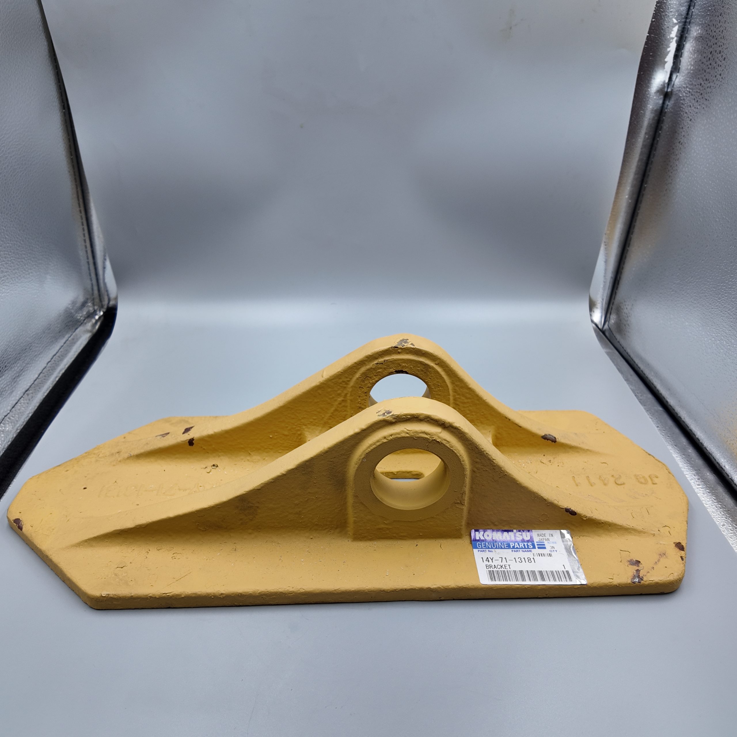 Механические аксессуары Komatsu 14Y – 71 – 13181 Komatsu Bracket, Welded