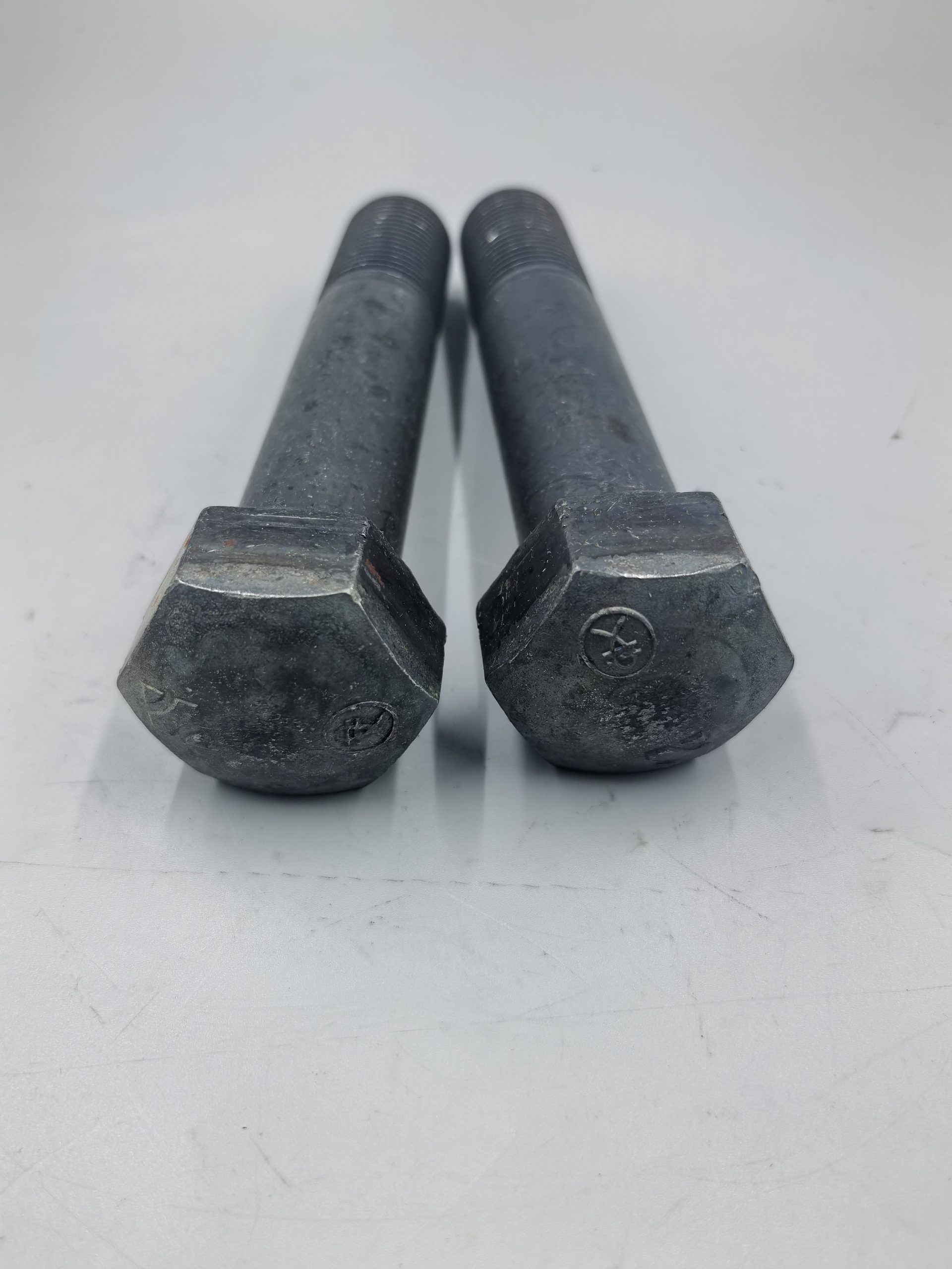 КОМАТСУ 14X-32-15310 БОЛТ