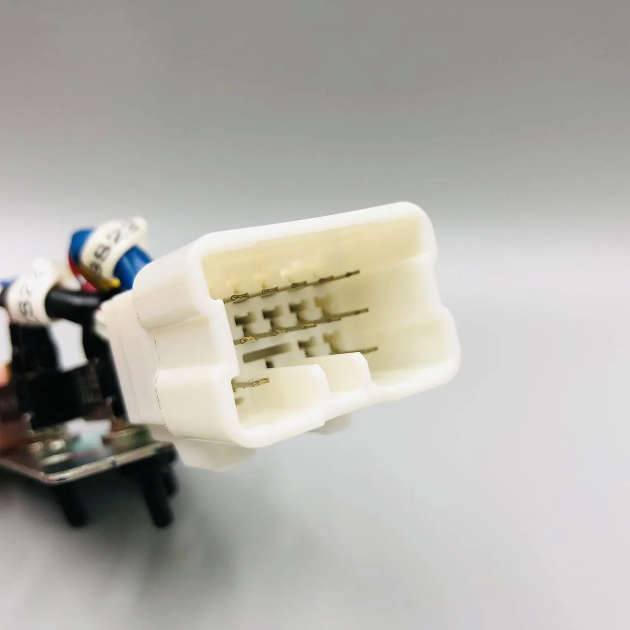 Оригинальные коммутаторы Komatsu 22u – 06 – 22370