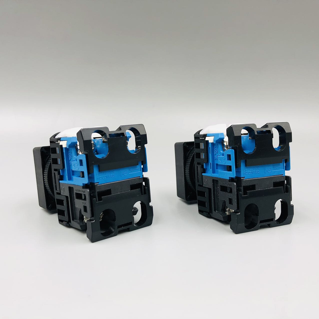 Spare part 235-806-1111 SWITCH,PARKING BRAKE (Komatsu),по выгодной цене, есть в наличии на нашем складе