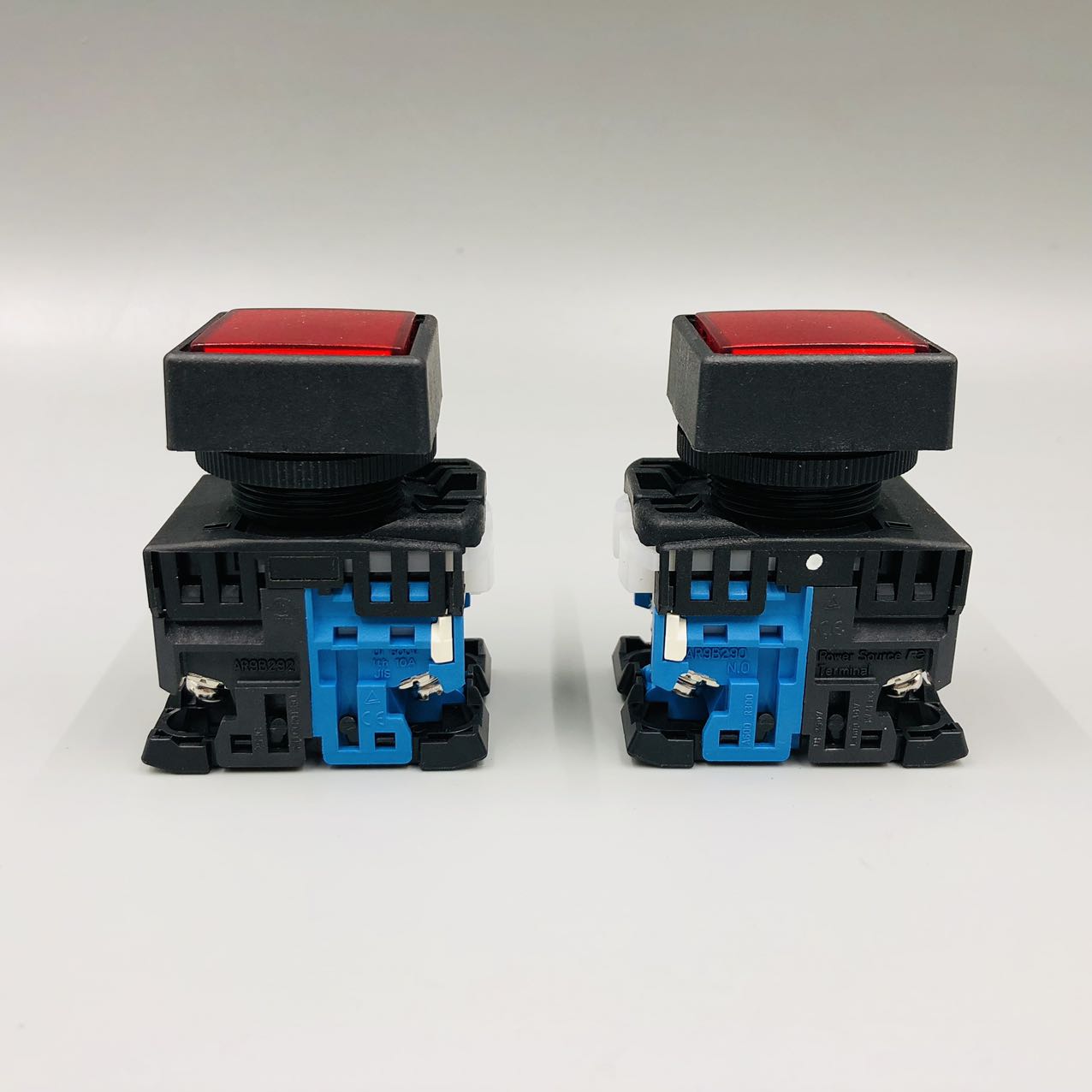 Spare part 235-806-1111 SWITCH,PARKING BRAKE (Komatsu),по выгодной цене, есть в наличии на нашем складе