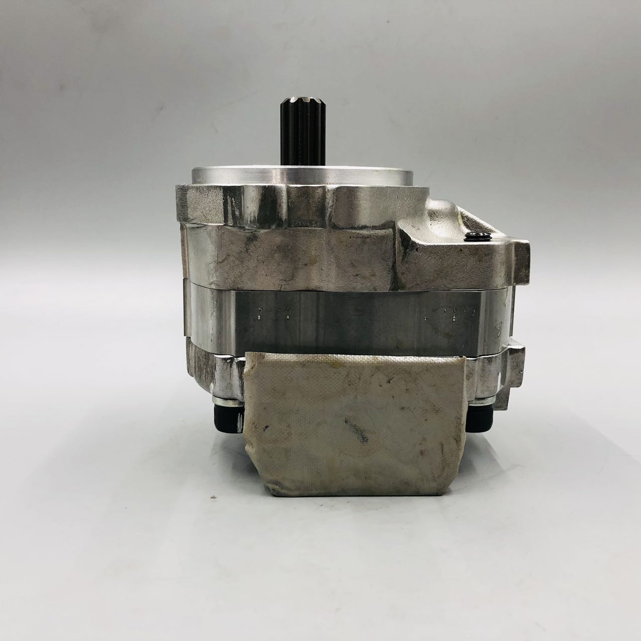 Механические аксессуары Komatsu 705 – 61 – 22010 Komatsu PUMP ASS’ Y (LAL12)