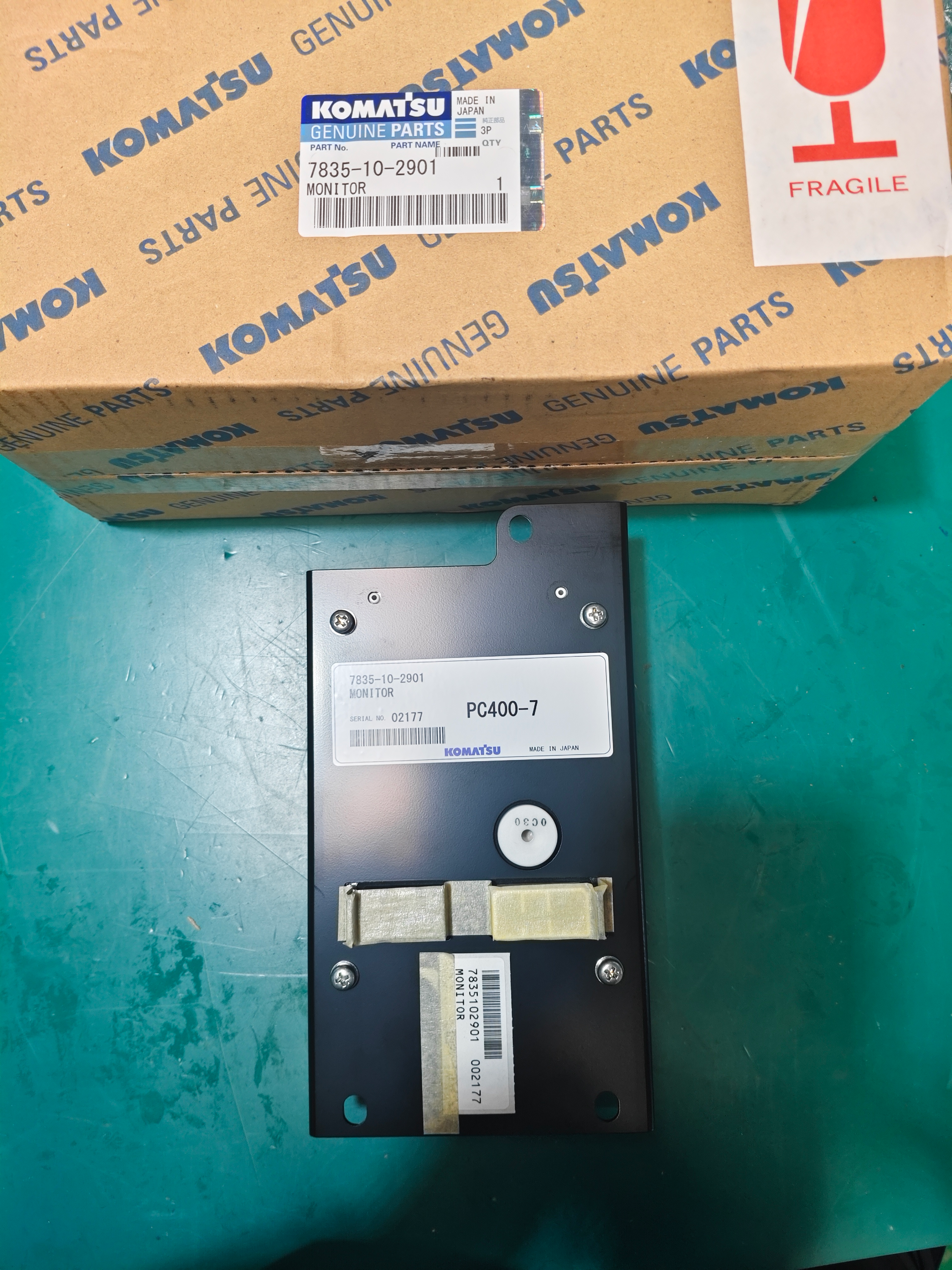 PC400-7 Дисплейная панель 7835-10-2901.