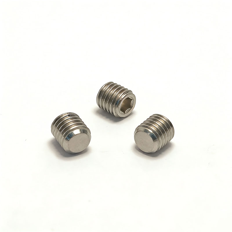 Установочный винт