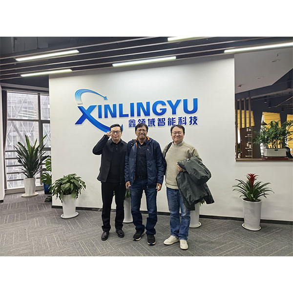 Индийские клиенты посетили Сюйчжоу для обсуждения сотрудничества и изучения новых путей перехода на электропитание для печей горячего цинкования