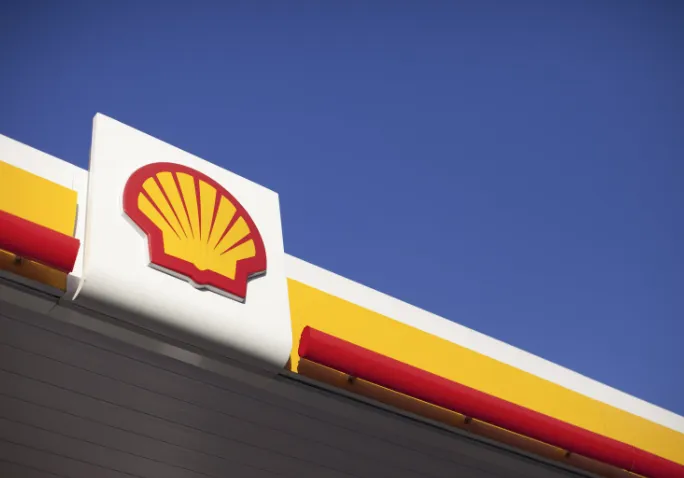 Компания Shell Nigeria Exploration and Production Company (SNEPCo) объявила о повышении своей доли в Соглашении о разделе продукции (СРП) по блоку OML 118 с 55% до 65% после завершения сделки по приобретению акций. Этот актив глубоководных месторождений включает месторождение Бонга и управляется SNEPCo совместно с ExxonMobil Nigeria Exploration and Production Company (20%) и Nigerian Agip Exploration Company (15%), при этом Nigerian National Petroleum Corporation выступает держателем  лицензии.