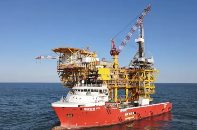 В последние дни стало известно, что на месторождении Бочжун 34-9 в Бохайском море скважина A32 впервые применила технологию повторного гидроразрыва пласта в старой скважине, что значительно увеличила добычу нефти. Объём ГРП на одну скважину и один пласт установил новый рекорд по гидроразрыву пласта на Бохайском месторождении.