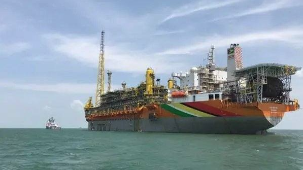 Нидерландская компания SBM Offshore накопила заказы на 13 корпусов плавучих производственных судов