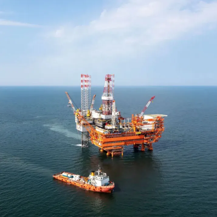 В Китае обновлен суточный рекорд добычи на первом в стране морском месторождении с многослойной термической добычей высоковязкой нефти！