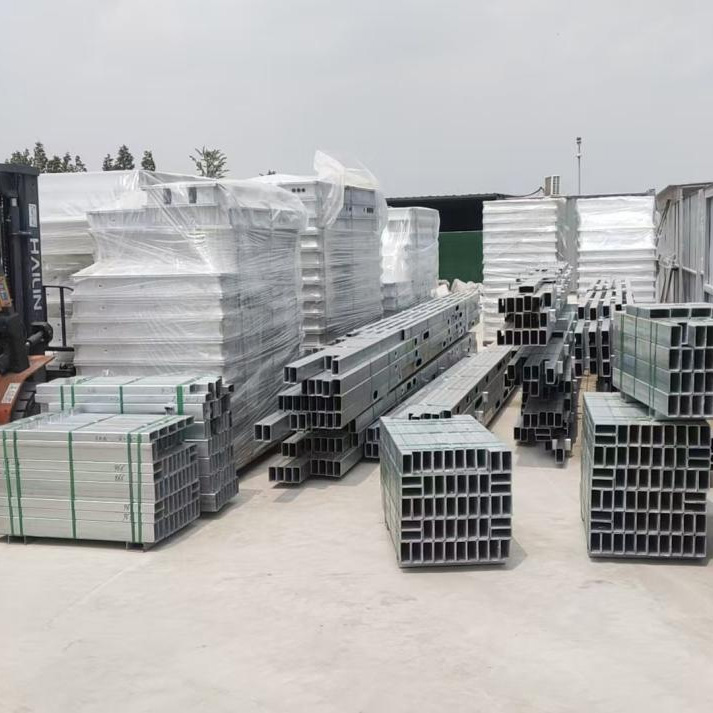 Компания Shandong Haiyun успешно отгрузила в город Ричжао строительные стеновые панели, что способствует развитию инфраструктурных проектов.