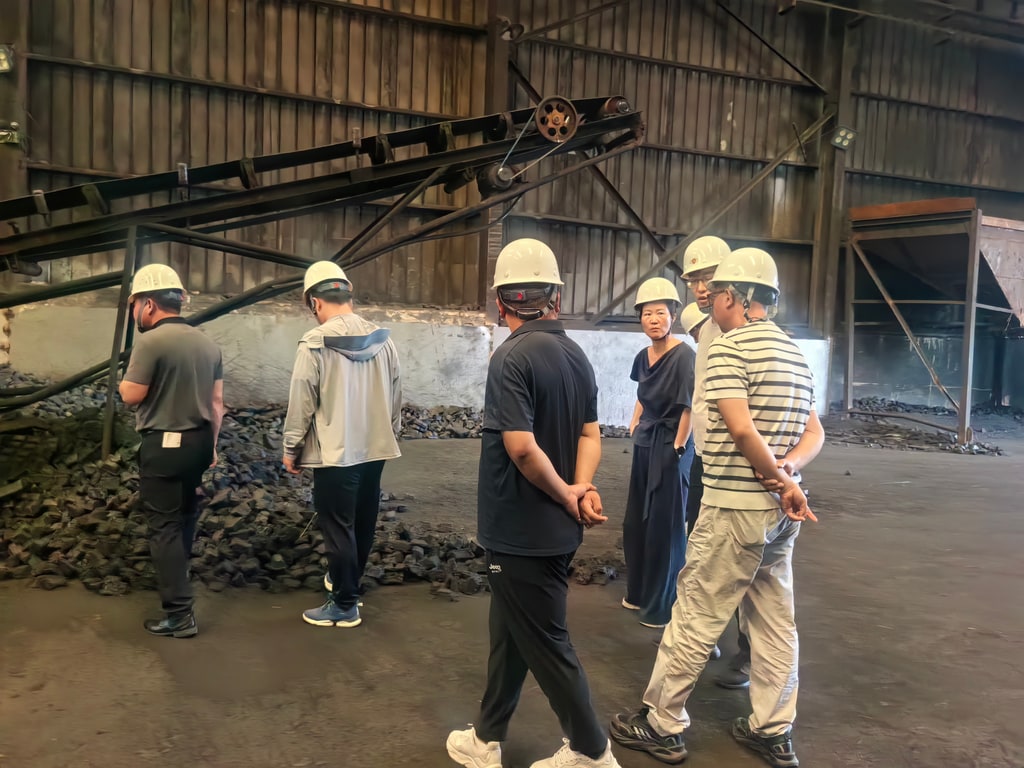 Представители клиентов из провинции Юньнань посетили компанию (2).jpg
