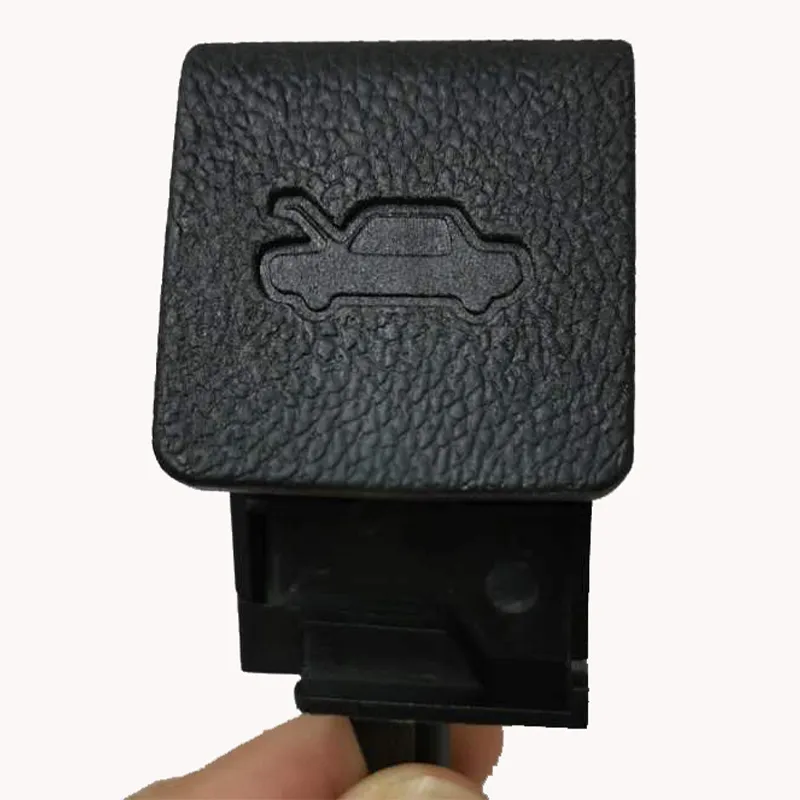 Рычаг открывания капота – пластиковый