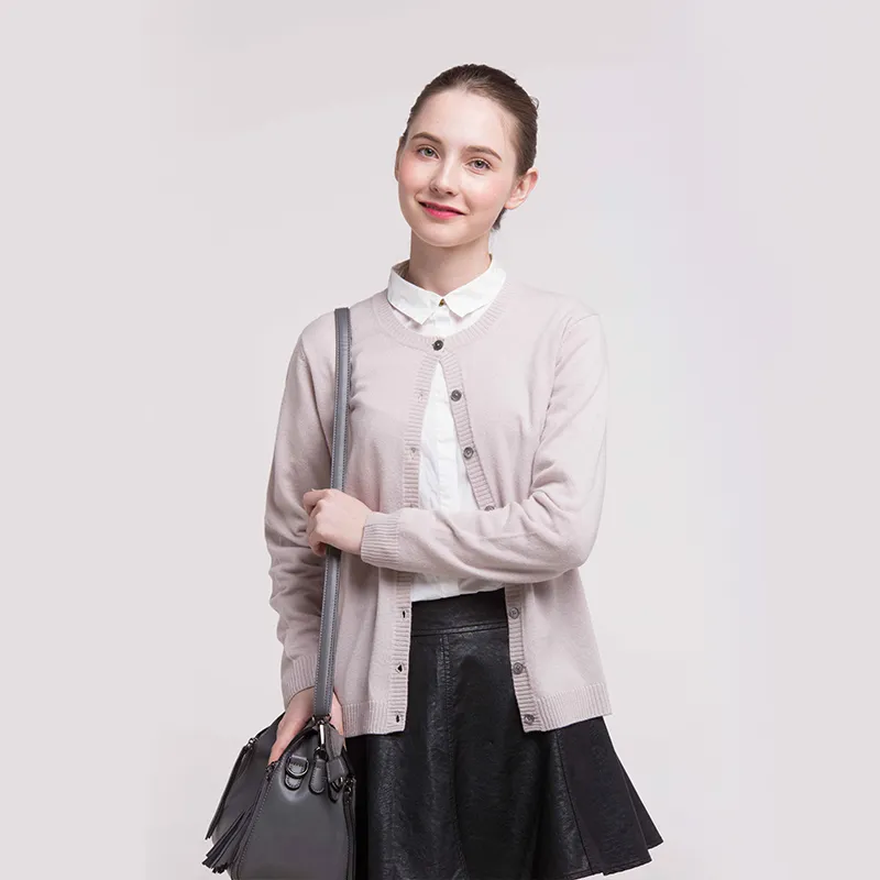 Кашемировые свитера и кашемировые брюки