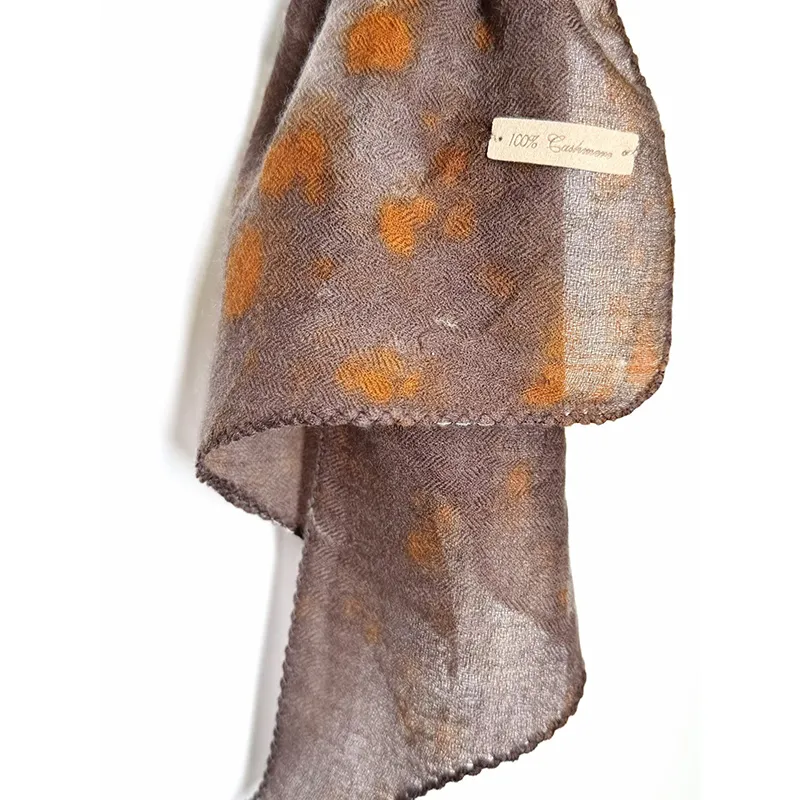 Эскиз шарфа с кашемировой окантовкой