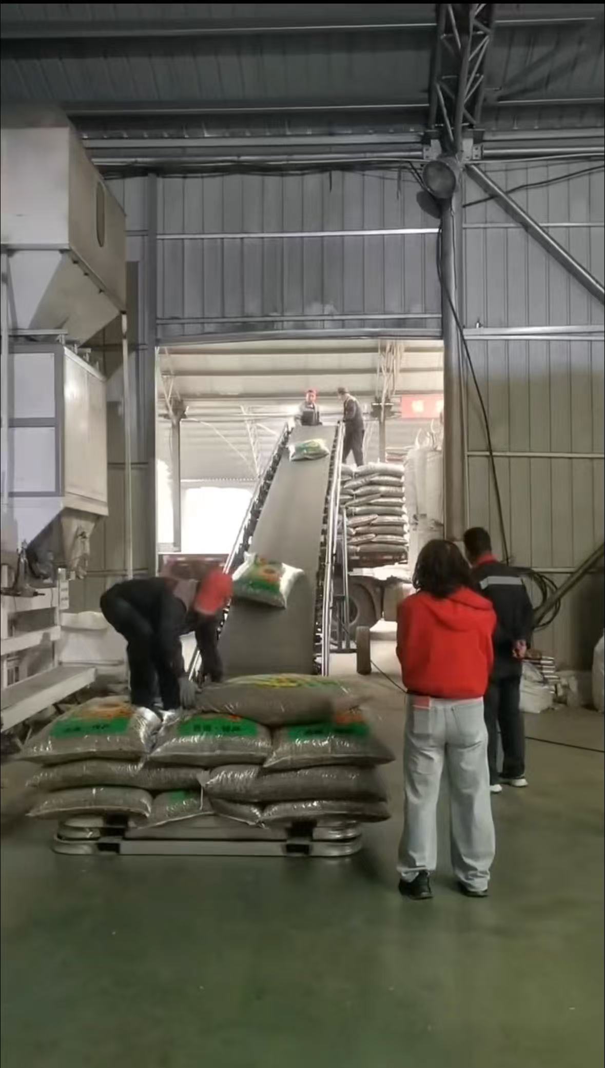 Объекты по перевалке материалов в промышленных складах / производственных цехах