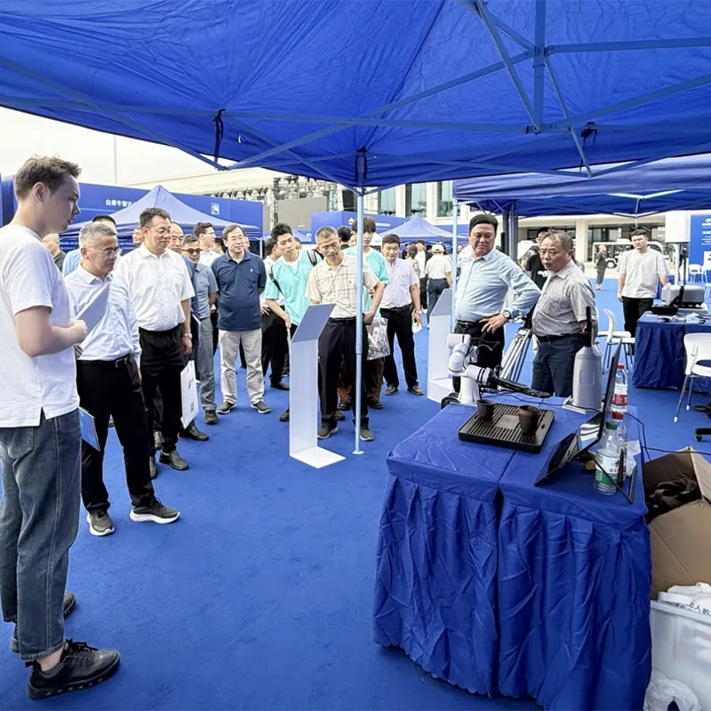 ООО Аньхуэй Чжункэ Линси блистает на Всемирной конференции по производству 2025 года — ловкая рука Lingxi привлекает внимание