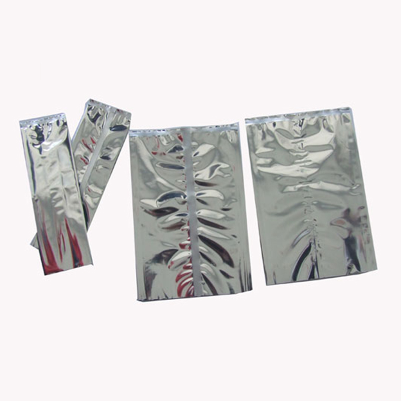 Пакет с алюминиевым напылением и центральным швом