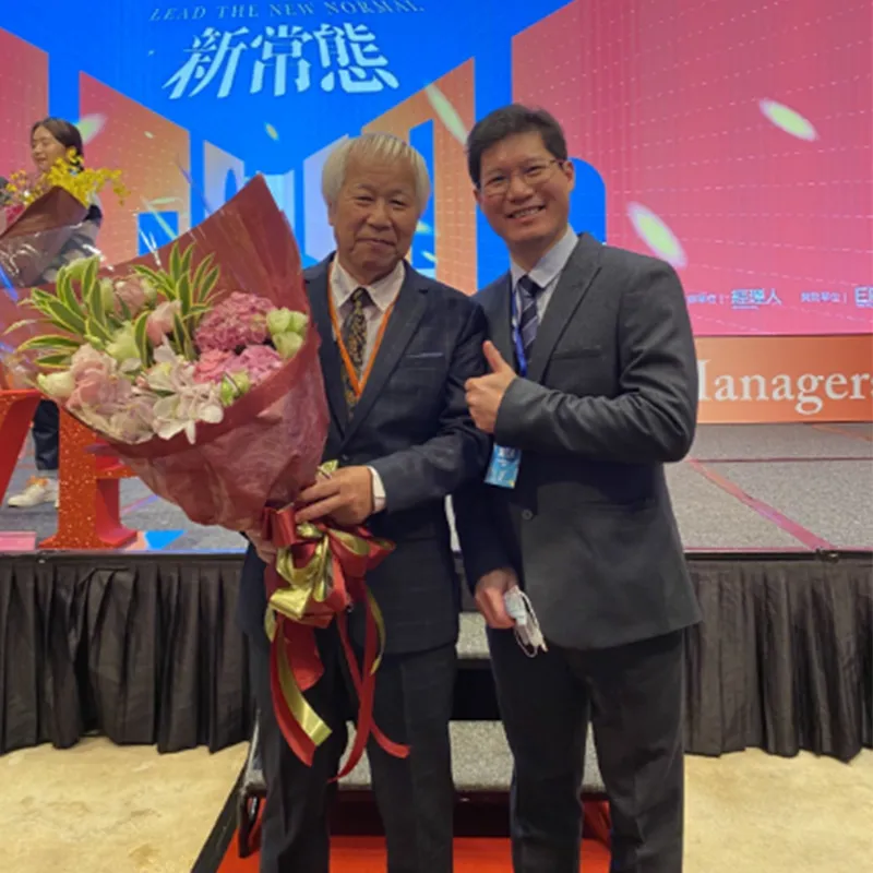 Цзянь Вэньян, глава компании Xinchang Aluminum Products в Дунгуане, 25 лет ведёт «смелую» жизнь.