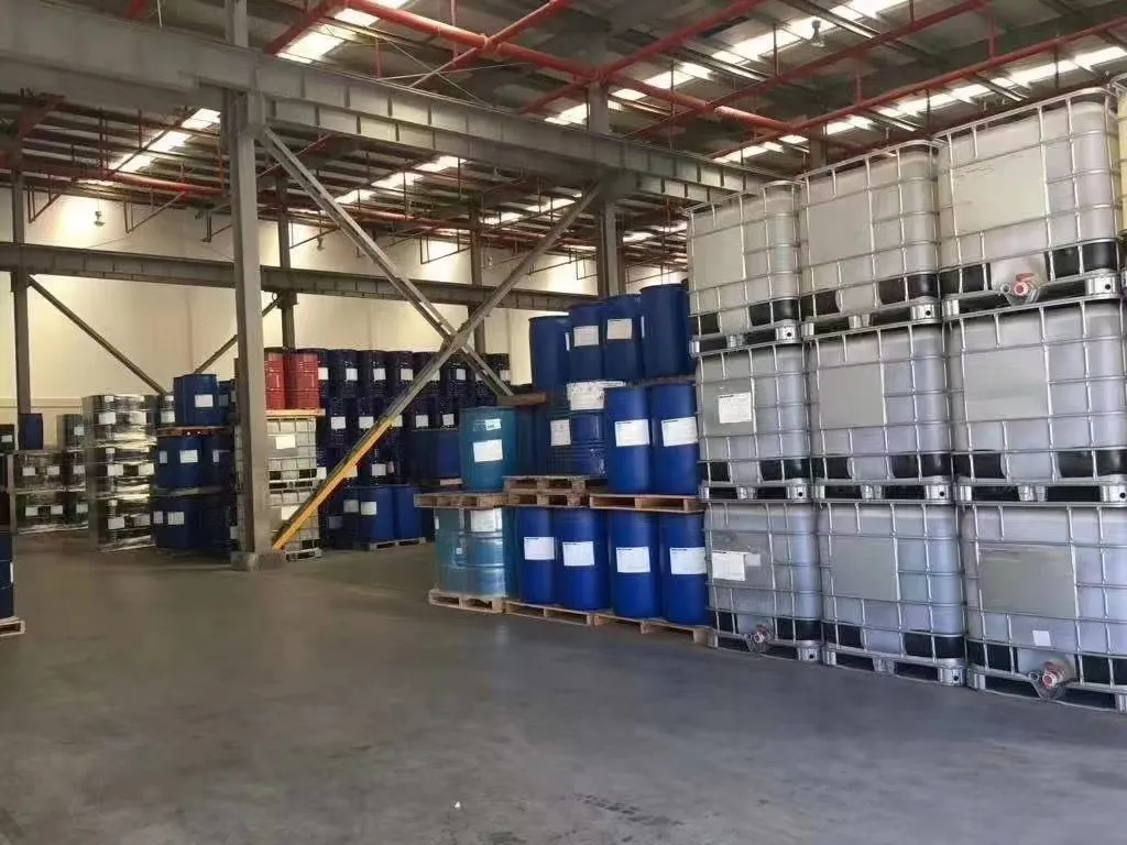 Белое масло косметического класса 15# CAS8042-47-5 высокочистое мягкое базовое масло для декоративной косметики и ухода за кожей