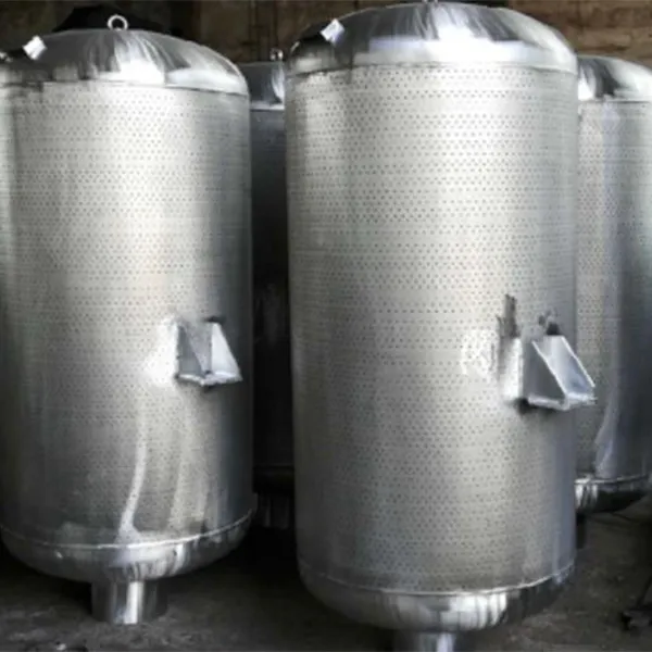 Глушитель с микроотверстиями для истечения