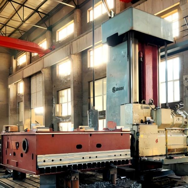 нижняя рама экскаватора