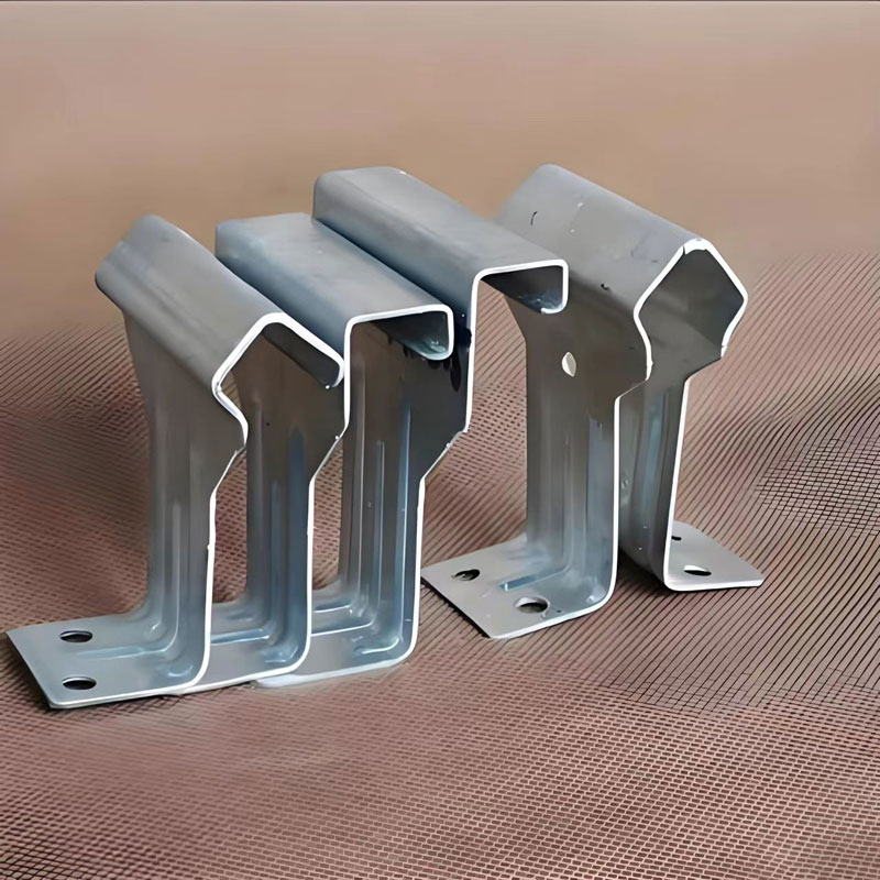 Кронштейны для цветных профилированных листов